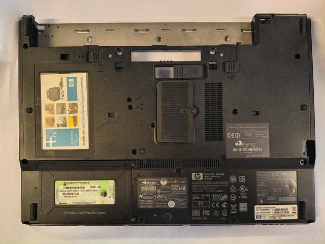 HP Compaq NX7400 S2 Bottomcover
