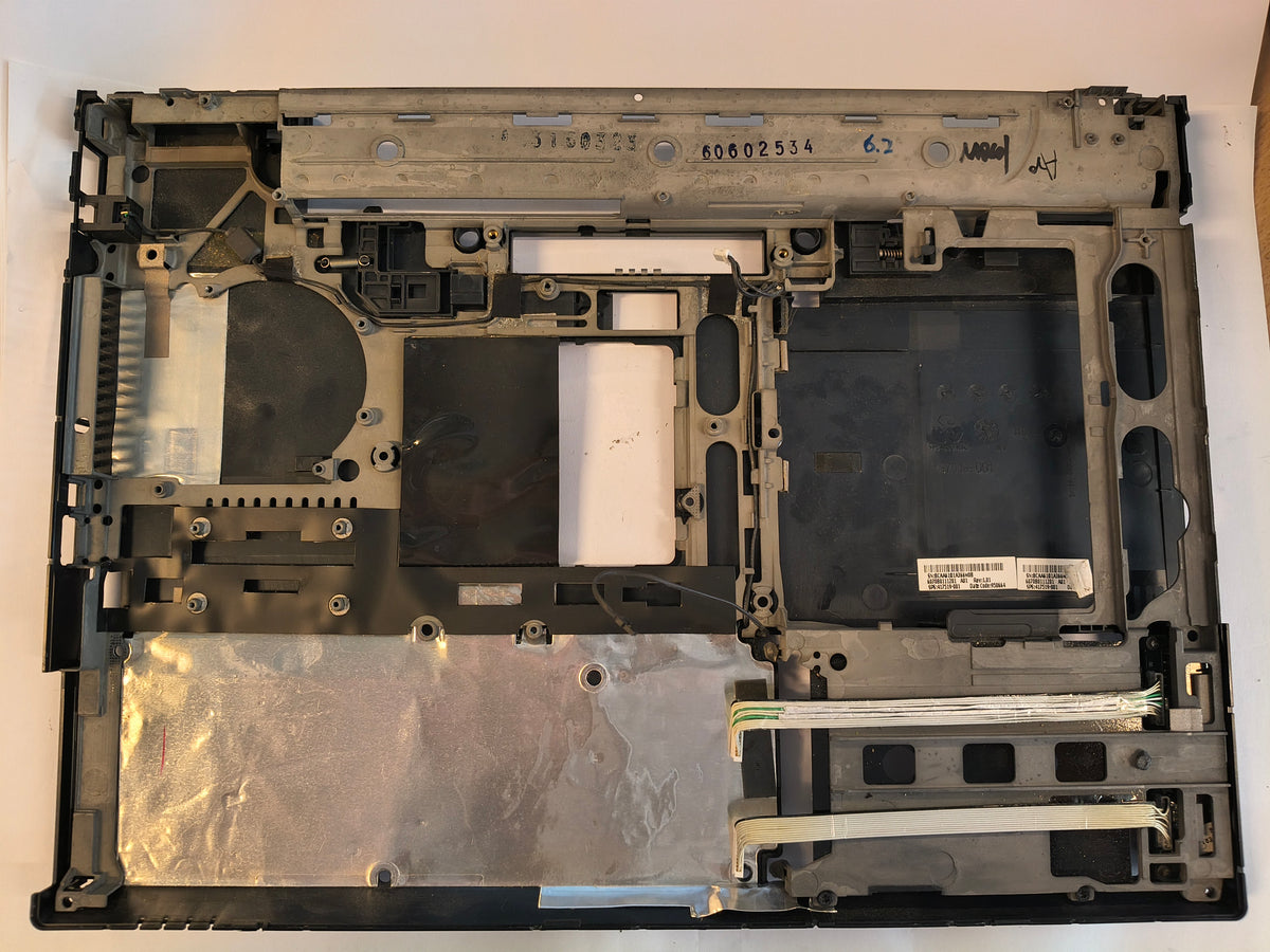 HP Compaq NX7400 S2 Bottomcover