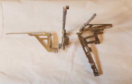 Toshiba SA10 131 Skærmbeslag – brugt reservedel